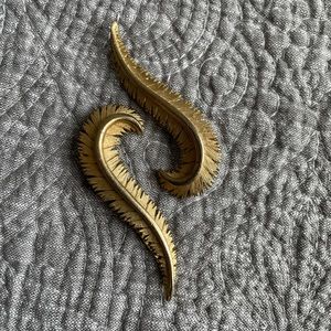 Vintage feather hair clips